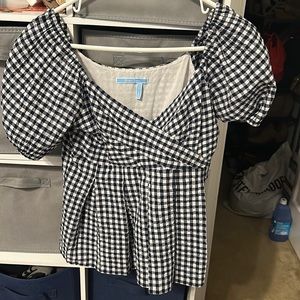 Low cut Draper James top